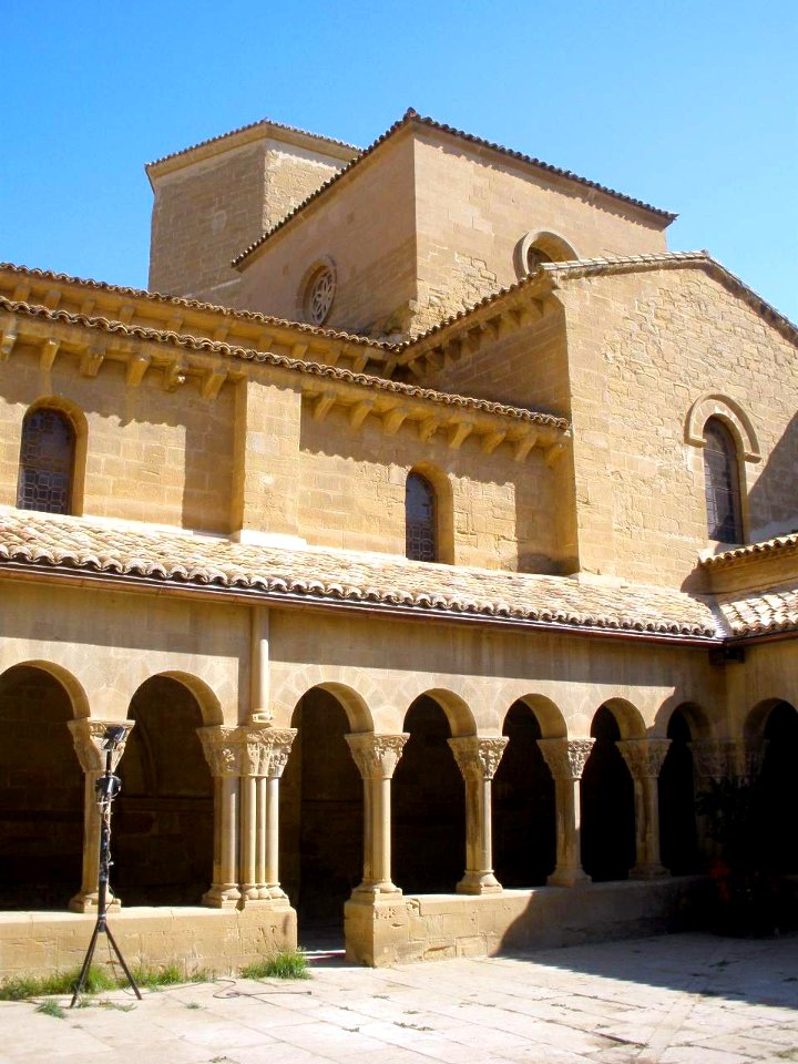 Huesca - Monasterio de San Pedro el Viejo, claustro 04