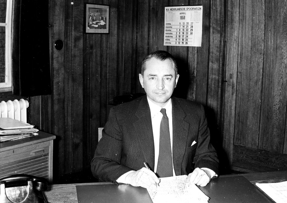 HUA-165726-Portret van ir JP Koster directeur van de NV Nederlandse Spoorwegen te Utrecht