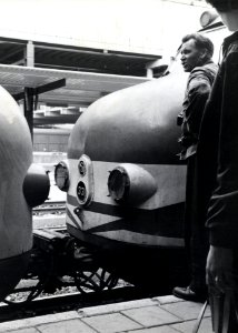 HUA-169522-Afbeelding van het koppelen van twee electrische treinstellen mat. 1954 van de N.S. op het N.S.-station Utrecht C.S. te Utrecht