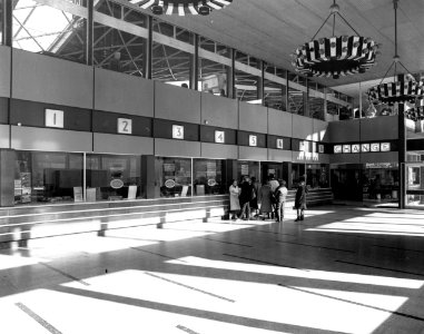 HUA-166123-Interieur van het N.S.-station Tilburg te Tilburg- stationshal