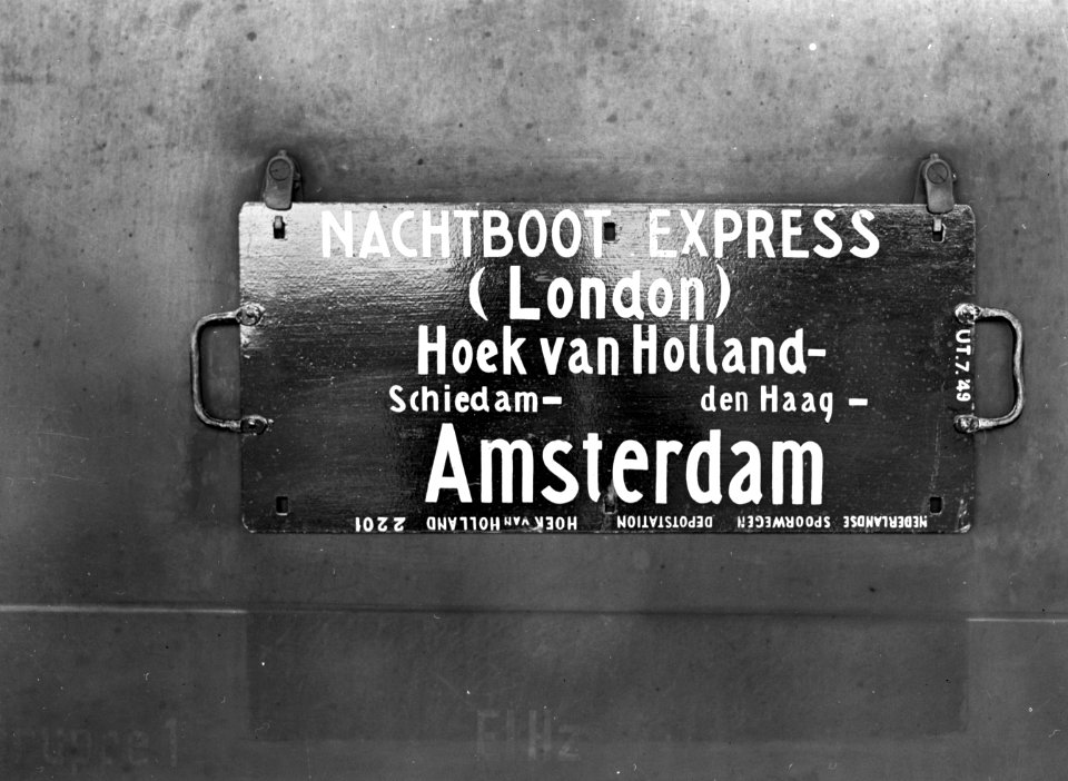 HUA-153469-Afbeelding van een koersbord op de Nachtboot Express van Hoek van Holland naar Amsterdam