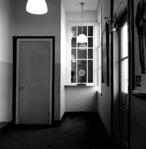 HUA-166178-Interieur van het N.S.-station Wehl te Wehl- hal met loket