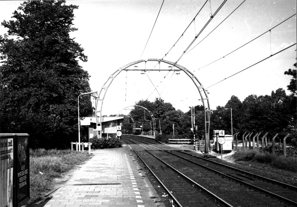 HUA-153122-Gezicht op het NS station Hilversum Sportpark te Hilversum