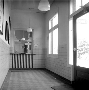 HUA-166126-Interieur van het NS station Zetten Andelst te Zetten hal met loket