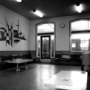 HUA-166072-Interieur van het N.S.-station Delfzijl te Delfzijl- wachtkamer