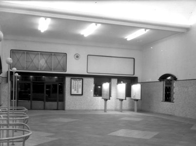 HUA-152546-Interieur van de hal in het N.S.-station Roosendaal te Roosendaal