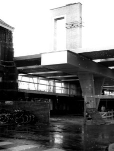 HUA-166189-Gezicht op het in aanbouw zijnde N.S.-station Almelo te Almelo
