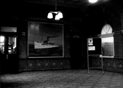 HUA-152431-Interieur van het N.S.-station Enkhuizen te Enkhuizen- hal