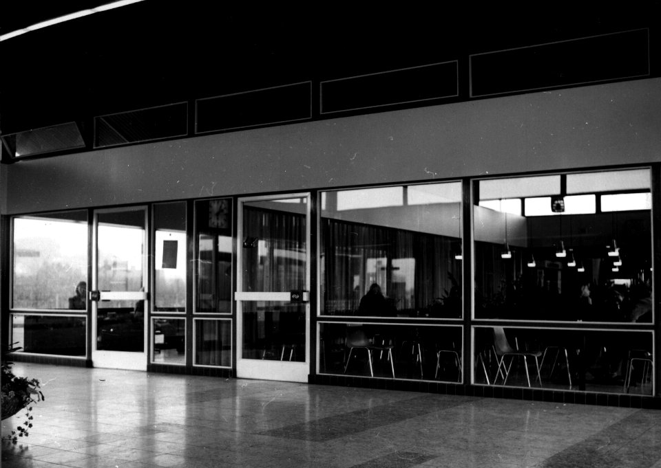 HUA-152439-Interieur van het NS station Gorichem te Gorichem hal