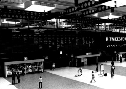 HUA-152454-Interieur van het NS station Den Haag te Den Haag hal