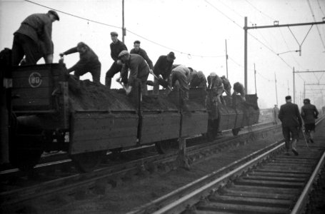 HUA-164307-Afbeelding van de werkzaamheden ten behoeve van de baanverzwaring ter hoogte van Oudewater