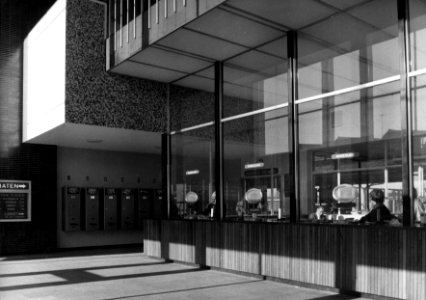 HUA-152357-Interieur van het NS station Alkmaar te Alkmaar loketten
