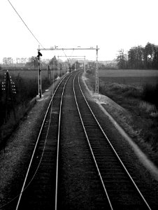 HUA-164367-Gezicht op de spoorlijn ten zuiden van Brummen tijdens de electrificatie