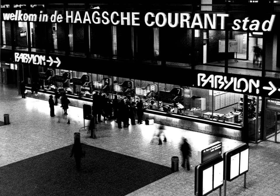 HUA-152466-Interieur van het N.S.-station Den Haag te Den Haag- hal