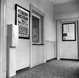HUA-152524-Interieur van de hal met loket in het N.S.-station Lichtenvoorde-Groenlo te Lievelde