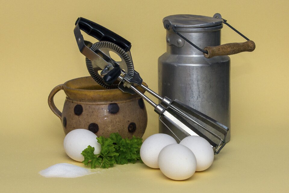 Pot eat scrambled eggs