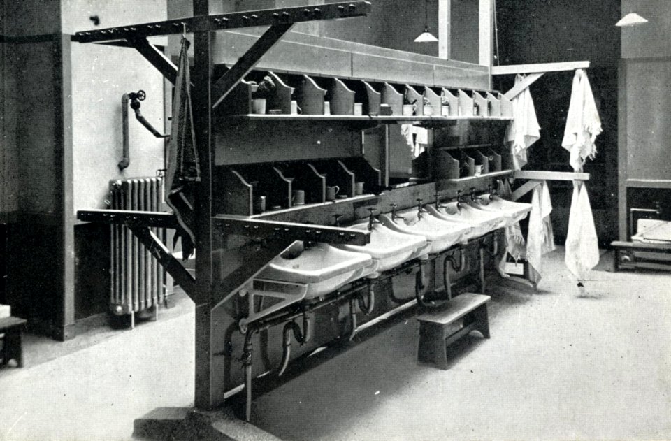 HUA-152673-Gezicht op de bouw van de spoorbrug te Buggenum