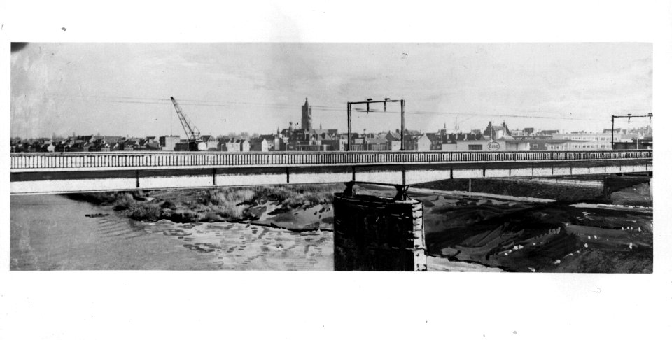HUA-153615-Afbeelding van een fotomontage van de spoorbrug over de Maas bij Venlo