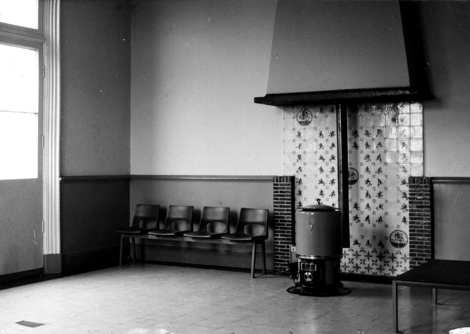 HUA-153741-Interieur van het N.S.-station Zuidbroek te Zuidbroek- wachtkamer