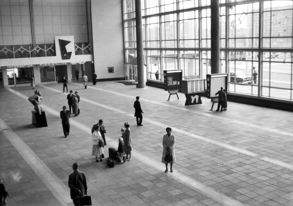 HUA-152561-Interieur van de hal in het N.S.-station Rotterdam C.S. te Rotterdam