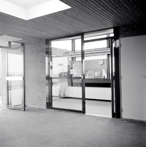 HUA-152483-Interieur van het NS station Heemskerk te Heemskerk loket