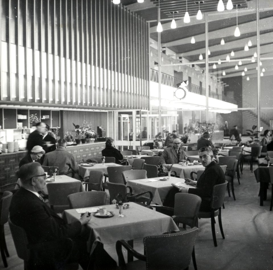 HUA-153734-Interieur van het N.S.-station Venlo te Venlo- restauratie