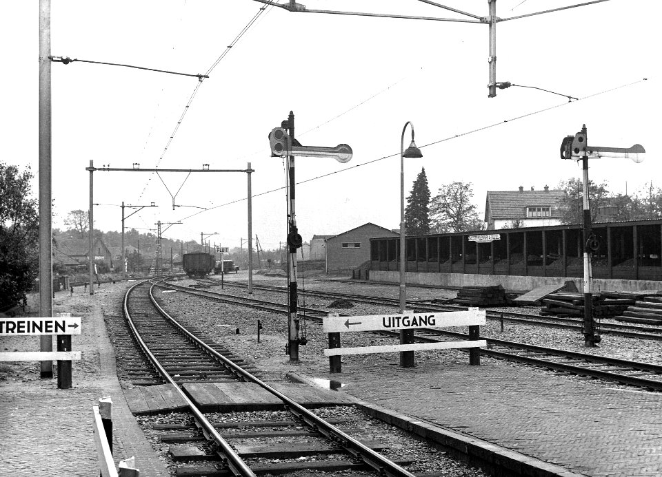 HUA-164109-Gezicht op het emplacement van het N.S.-station Soest te Soest