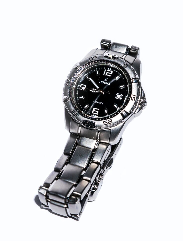 Time indicating mens time of