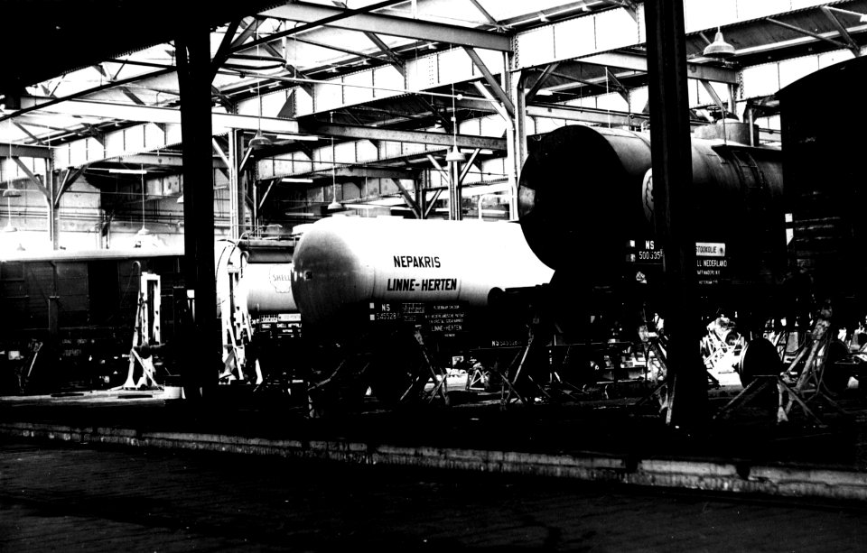HUA-159333-Interieur van de hoofdwerkplaats van de N.S. te Amersfoort