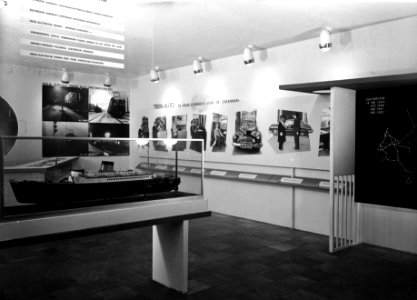 HUA-163905-Afbeelding van de stand van de NS op de Voorjaarsbeurs 1950 te Utrecht