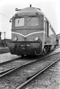 HUA-167370-Afbeelding van de diesel-electrische locomotief nr. 2602 (serie 2600) van de N.S. te Eindhoven