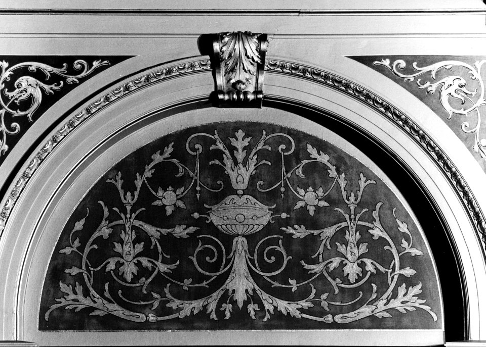 HUA-156735-Afbeelding van een wandschildering in het trappenhuis van het Koninklijk paviljoen van het N.S.-station Den Haag H.S. te Den Haag