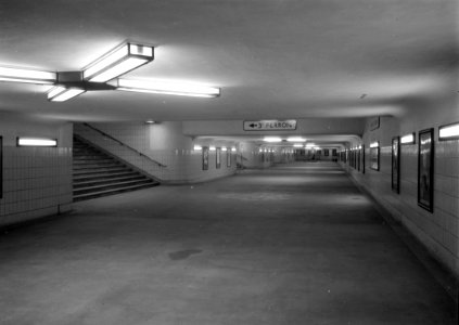 HUA-166696-Gezicht in de perrontunnel van het N.S.-station Eindhoven te Eindhoven
