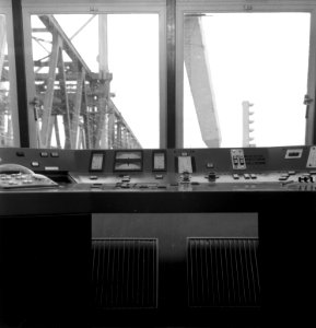 HUA-166614-Afbeelding van het bedieningspaneel van de hefgedeelte van de spoorbrug over de Oude Maas te Dordrecht