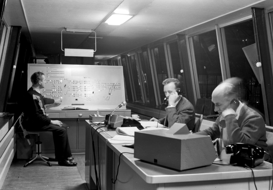 HUA-159747-Interieur van het seinhuis post T onder de kap van het N.S.-station Utrecht C.S. te Utrecht