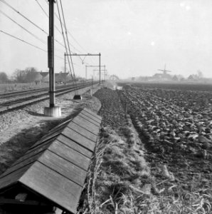 HUA-167170-Gezicht op de spoorlijn Goes - Middelburg, nabij bij 's-Heer Arendskerke