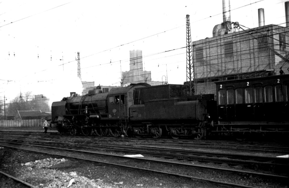 HUA-160449-Afbeelding van de stoomlocomotief nr 4011 serie 4000 van de NS te Utrecht