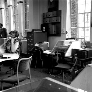 HUA-166900-Interieur van het 3e Administratiegebouw van de Nederlandse Spoorwegen (HGB III, Moreelsepark) te Utrecht- reserveringsbureau