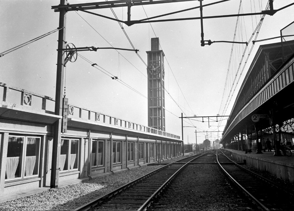 HUA-167324-Gezicht op het NS station Hengelo te Hengelo