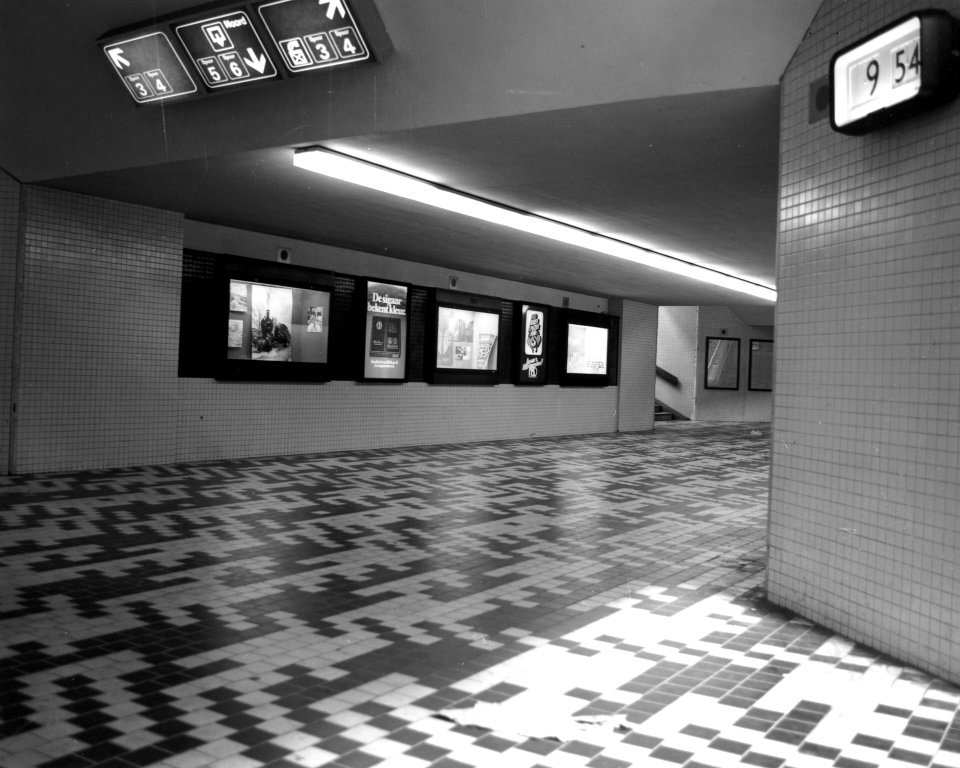 HUA-166704-Gezicht in de perrontunnel van het N.S.-station Breda te Breda