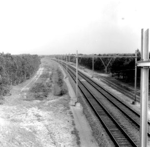 HUA-167138-Gezicht op de spoorlijn in de omgeving van Hulshorst