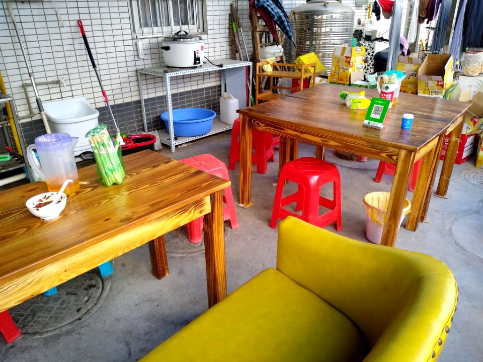 Hole-in-the-wall noodle shop