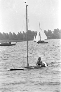 Hollandweek te Loosdrecht. Omgeslagen boot, Bestanddeelnr 920-5538