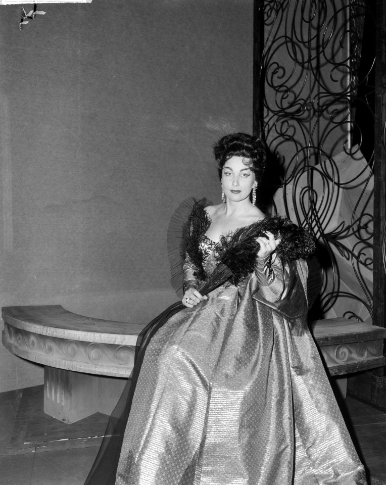 Holland Festival 1963 De opera Rusalka van Dvorak opgevoerd in Stadsschouwbu, Bestanddeelnr 915-2832