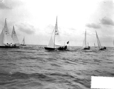 Holland Week 61 . Zeilen op Zuidzee, Bestanddeelnr 912-8125