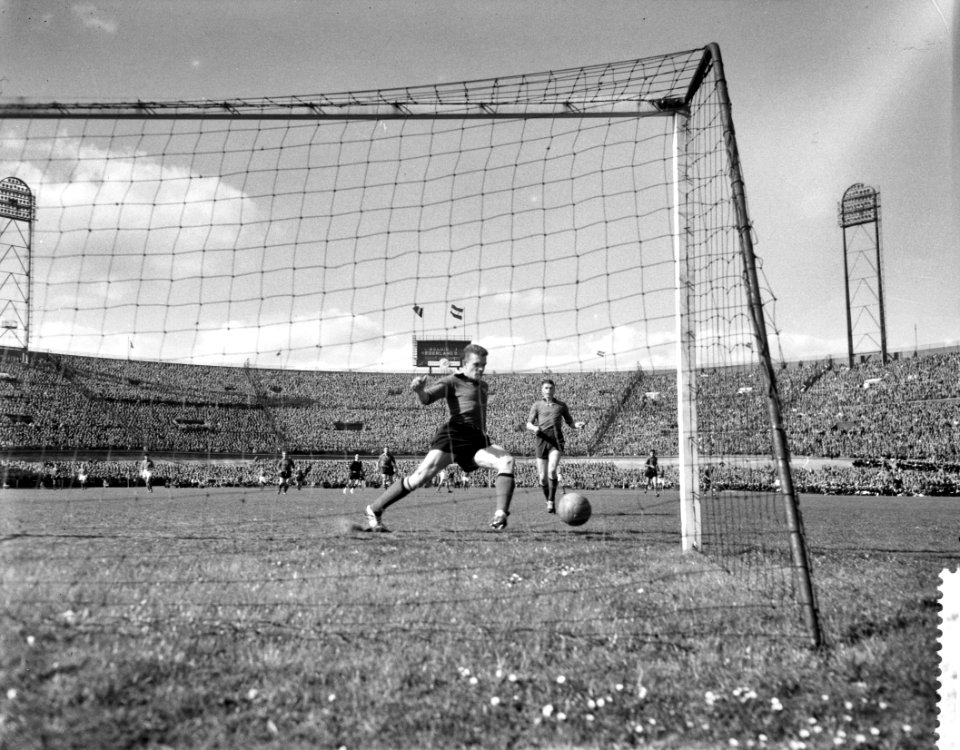 Holland tegen Belgie 2-2 in het Olympisch stadion te Amsterdam, spelmoment voor , Bestanddeelnr 910-3100