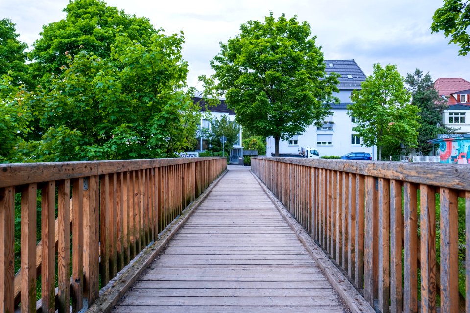 Holzbrücke über die Steinlach bei der Ebertstraße in Tübingen