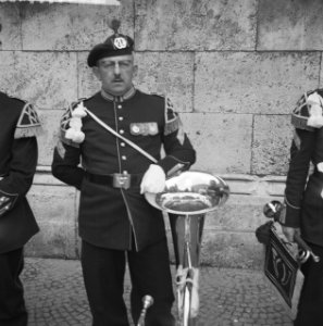 Hollandse week in Munchen. Hoornblazers marcheren door de stad Munchen, Bestanddeelnr 912-5229