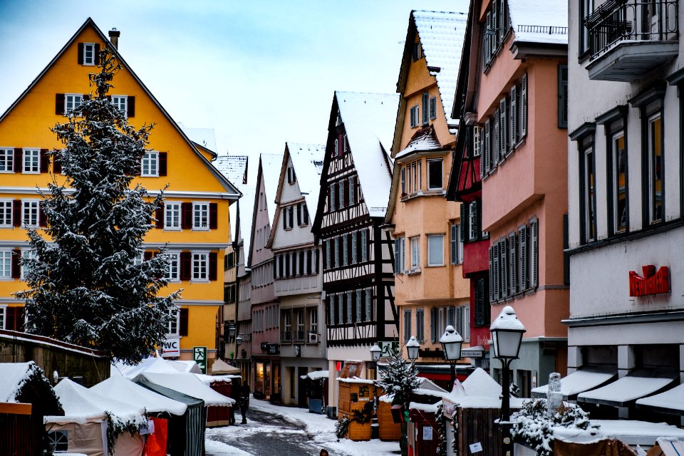 Holzmarkt in Tübingen mit Schnee 2018