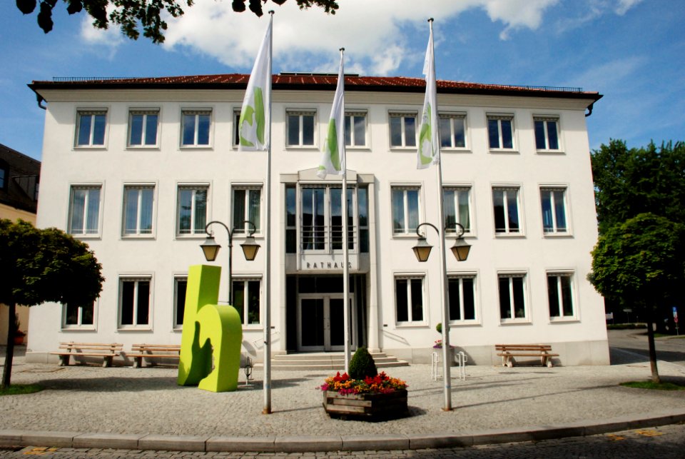 Holzkirchen Marktplatz Neues Rathaus